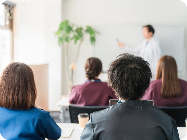 医療従事者や一般向けの情報提供・啓発活動